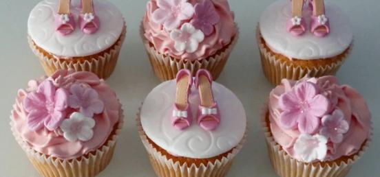 Little fondant High Heel shoes by Cakes by Lynz